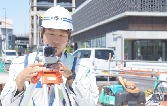 先輩へのインタビュー 我孫子 弦（土木部）