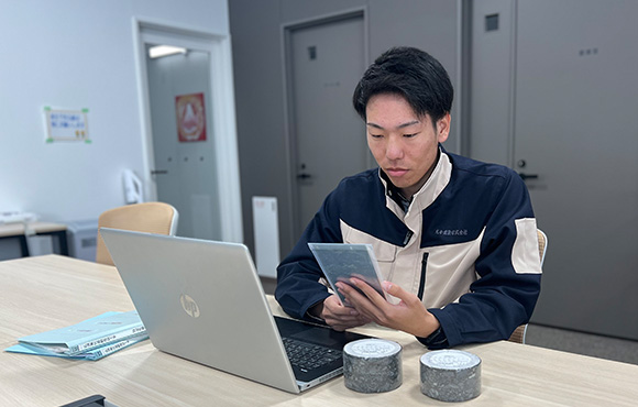 先輩へのインタビュー 我孫子 弦（土木部）