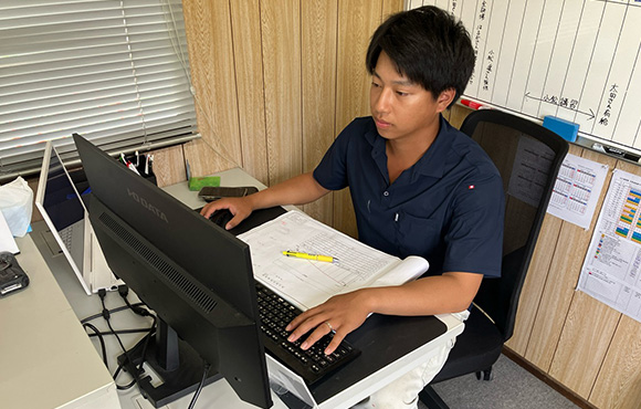 先輩へのインタビュー 小松　佳太